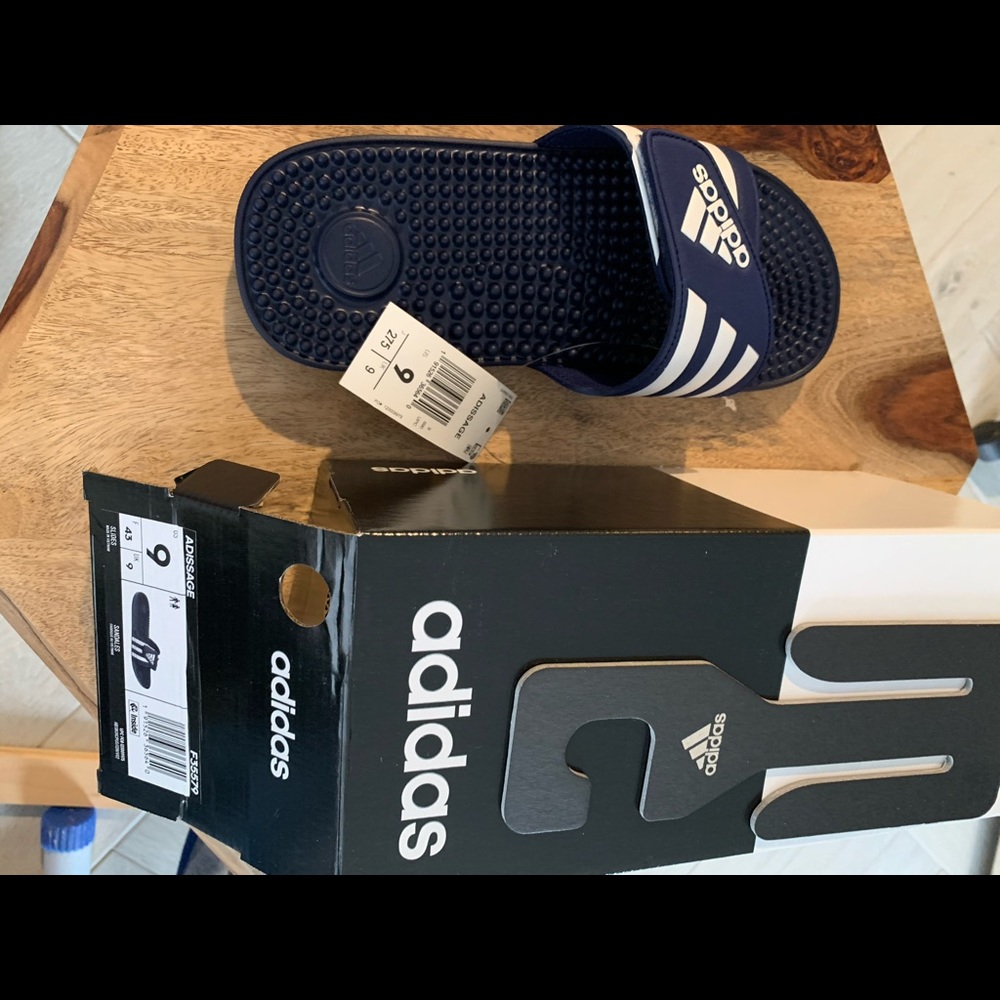 Adidas Addisage Sandals unisex!